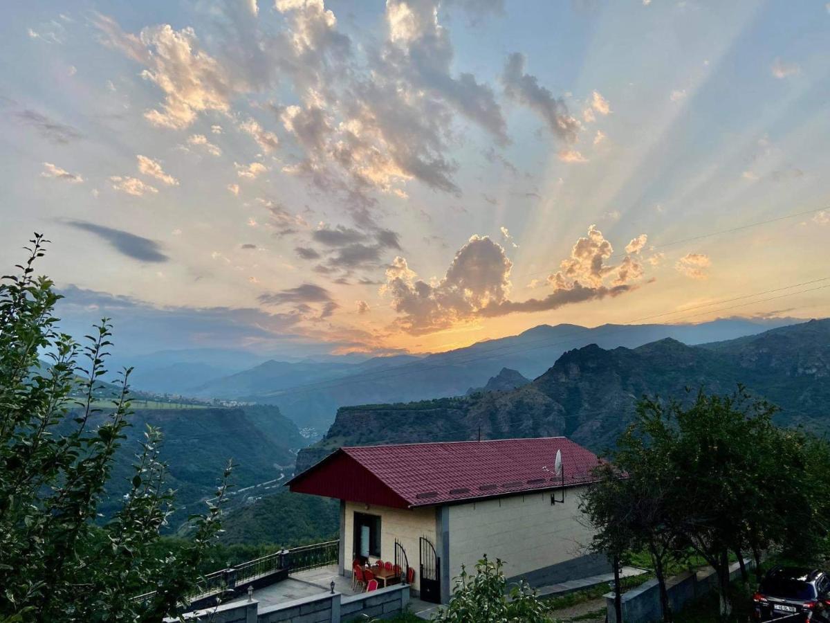 Kefilyan Family Hotel Sanain エクステリア 写真