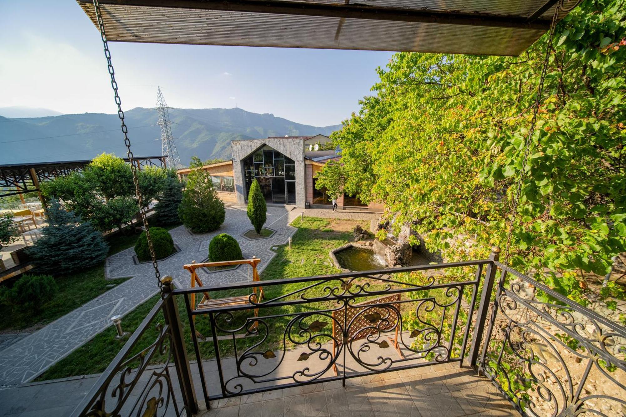 Kefilyan Family Hotel Sanain エクステリア 写真