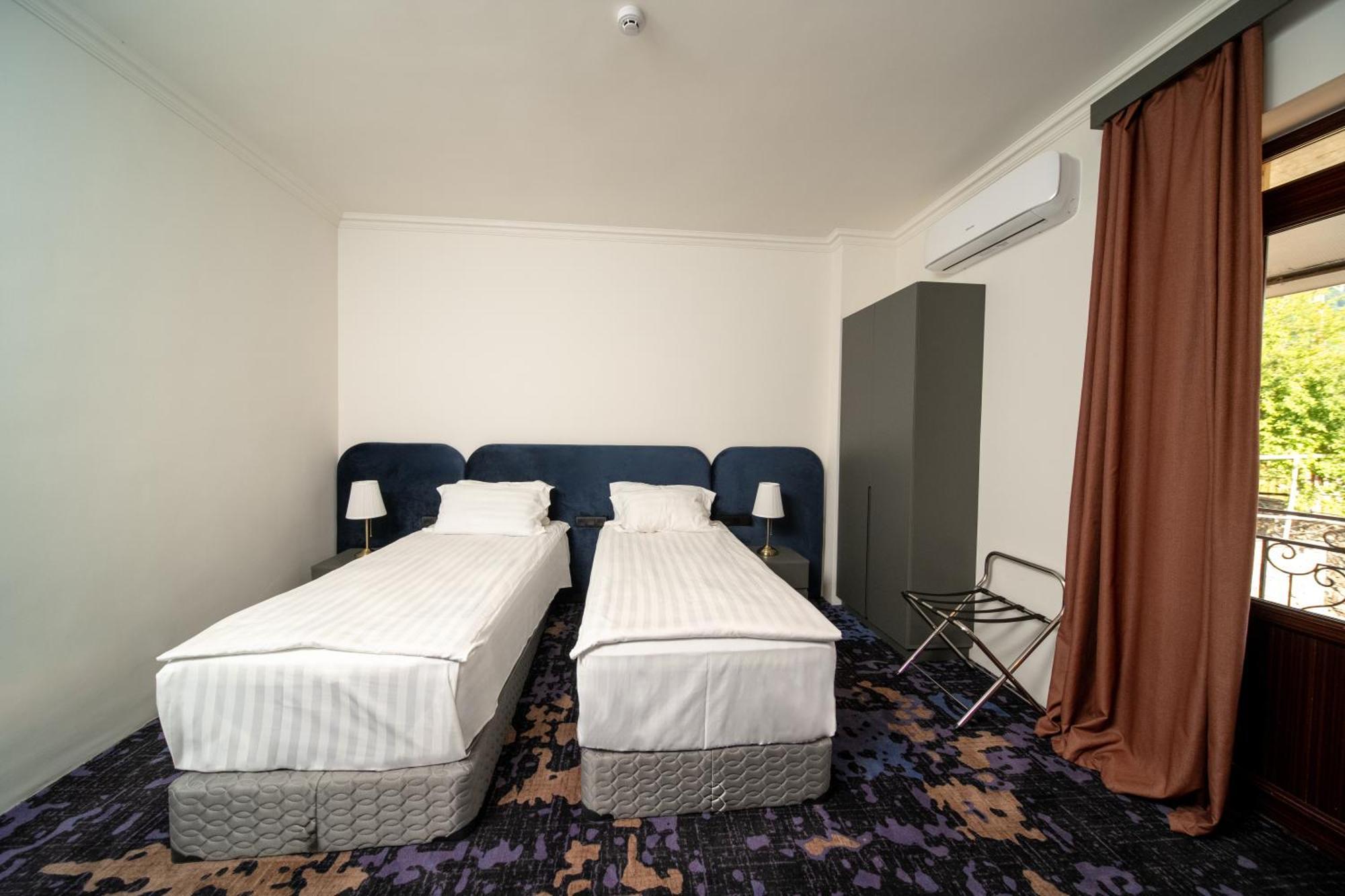 Kefilyan Family Hotel Sanain エクステリア 写真