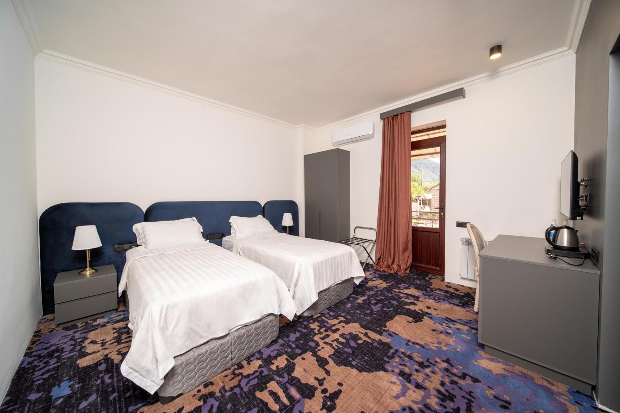 Kefilyan Family Hotel Sanain エクステリア 写真