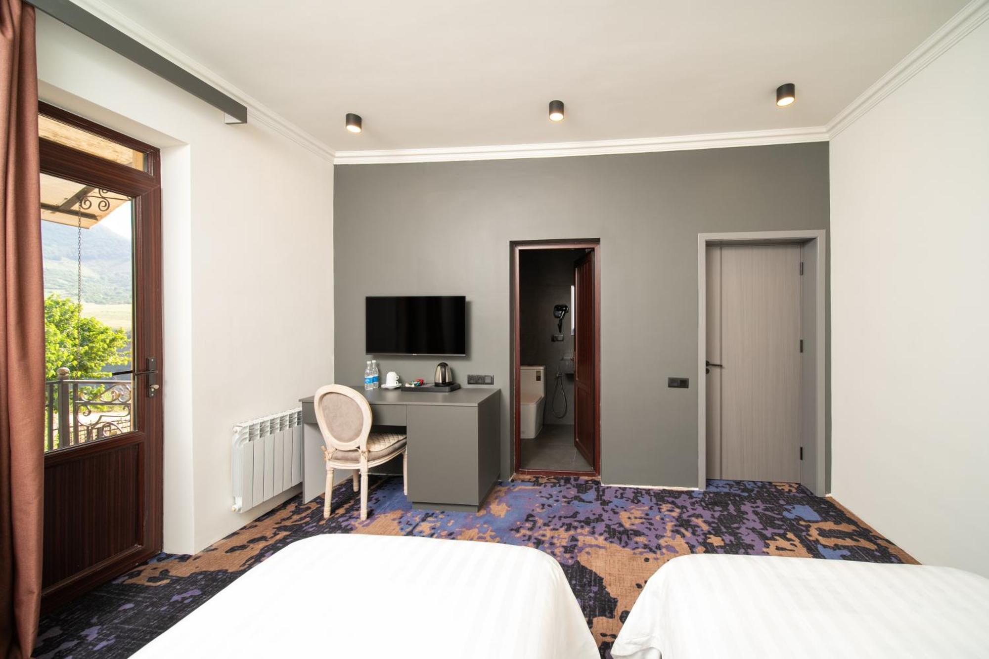 Kefilyan Family Hotel Sanain エクステリア 写真