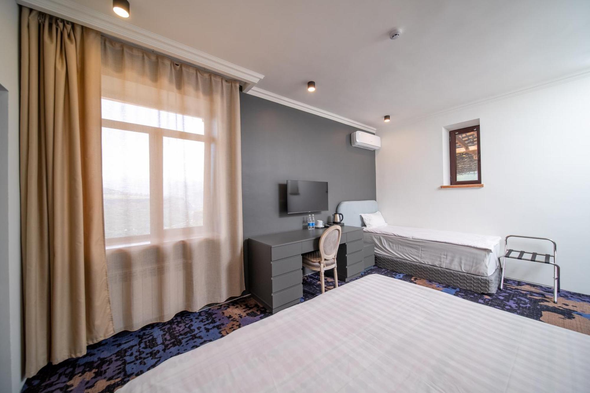 Kefilyan Family Hotel Sanain エクステリア 写真